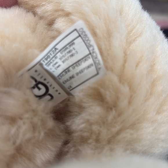 Ugg Bailey Button Boots in Chestnut size 6 - Picture 5 of 8